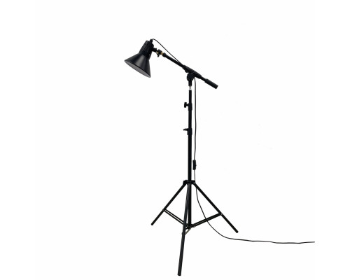 Напольный светильник JBAB с черным абажуром на штативе JBH