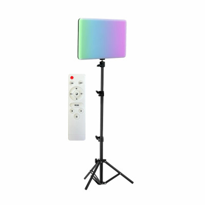 Осветитель RGB PM-26JB на пульте управления с регулировкой цвета и яркости на напольной стойке JBH