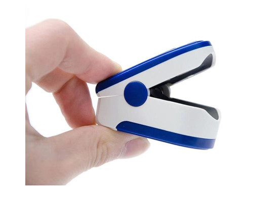 Пульсоксиметр OM-01 на палец для измерений пульса и кислорода в крови