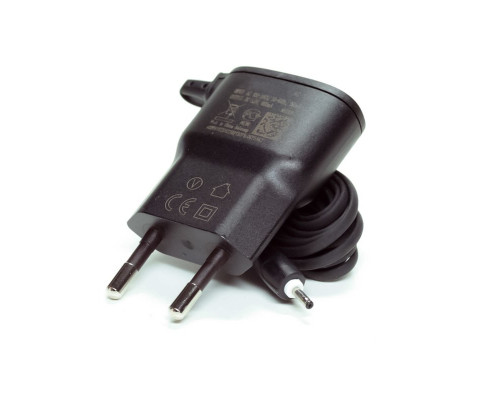 Сетевое зарядное устройство для телефона Nokia 6101 AC-15E, тонкий штекер