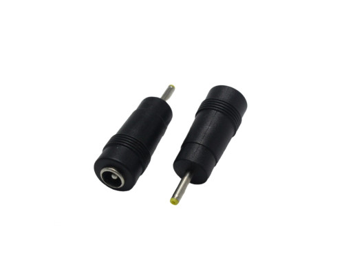  Переходник DC гнездо 5,5/2,5 мм (мама) - штекер 2,5/0,7 мм (папа)