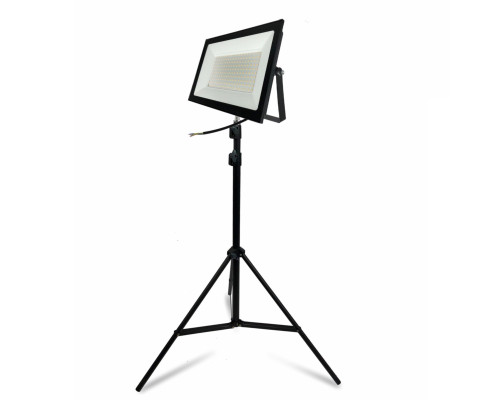 Светодиодный прожектор 150 Вт, 3000K, теплый свет на штативе LS-PRJ