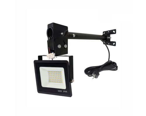 Прожектор 50 Вт с кабелем 3м и клеммами на усиленном кронштейне DN02-PRJ для подсветки фасада, баннера, гаража